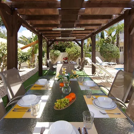 Nissi Adamite Holiday home *